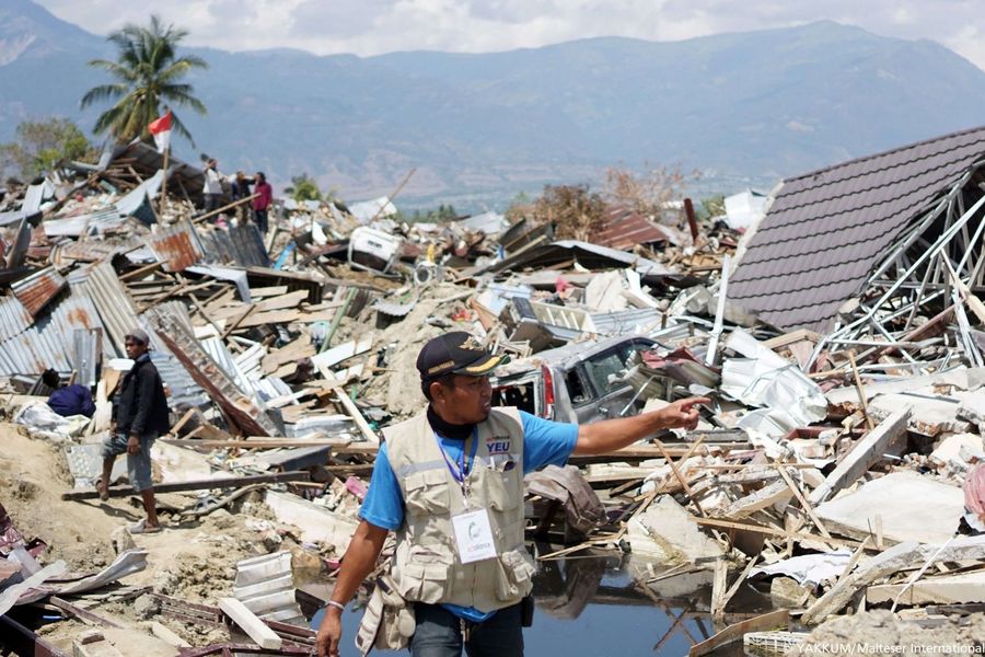 Zerstörung durch Tsunami in Indonesien