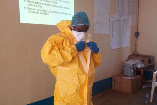 Schutzanzug gegen Ebola