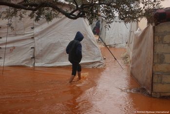 Inondations dans les camps de déplacés dans la province d'Idlib