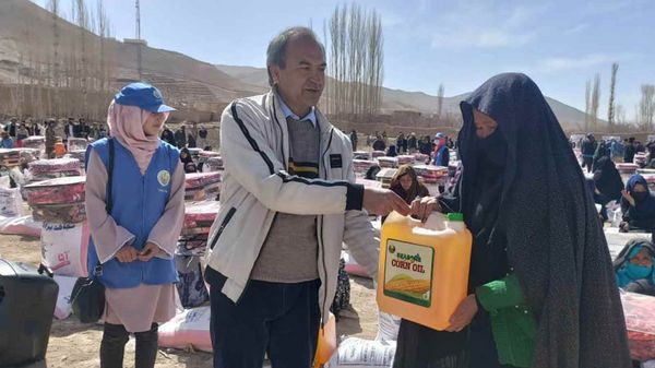 Verteilung von Hilfsgütern in Afghanistan