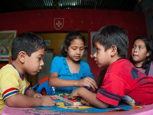 Betreuungsangebote für Jung und Alt in Peru