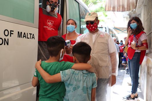Hilfe für Verletzte in mobilen Klinik in Beirut