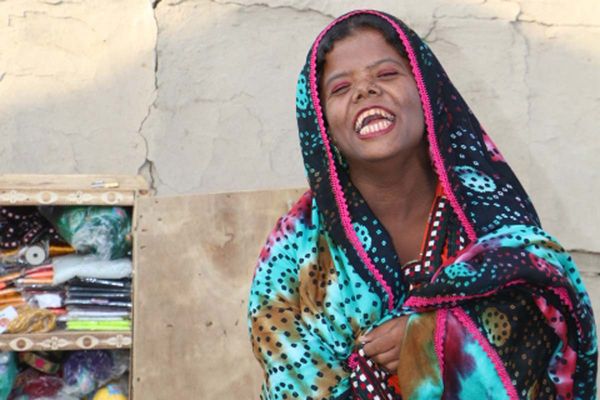 Frau mit Behinderung in Pakistan