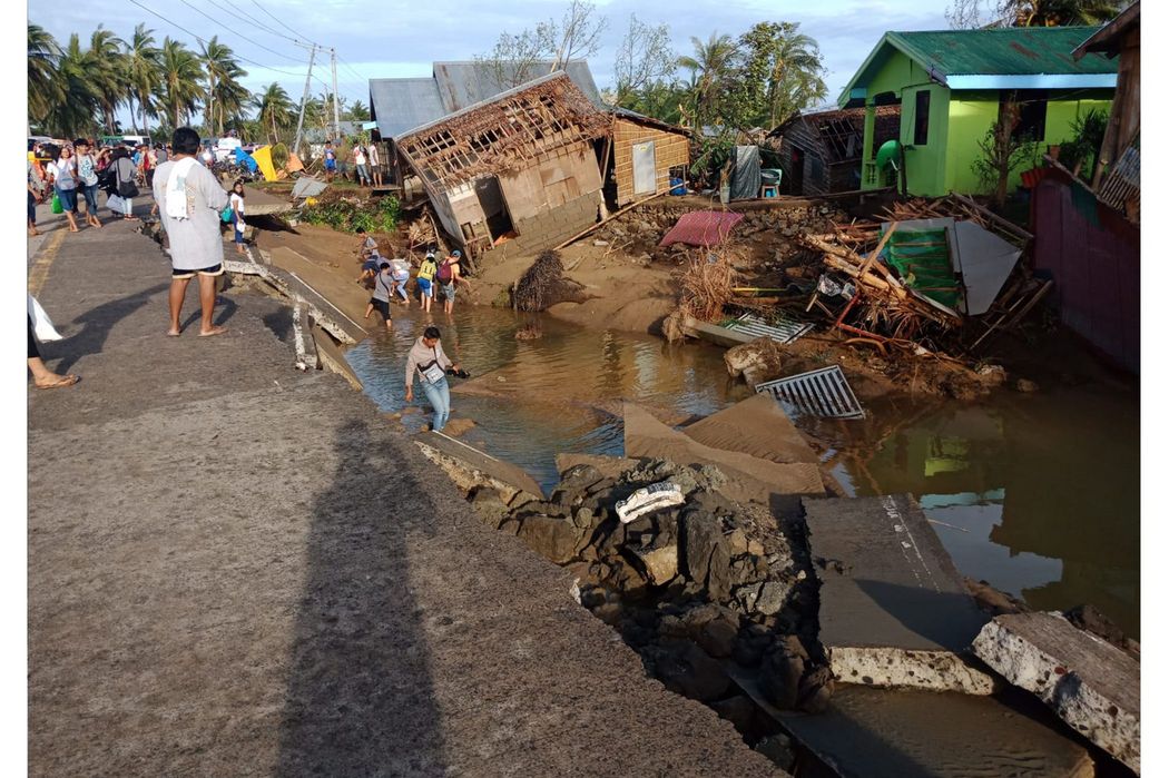 Zerstörung nach Taifun auf den Philippinen