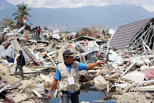 Zerstörung nach einem Tsunami in Indonesien