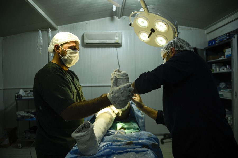 Providing medical care for displaced in Syria. Photo: Malteser International
