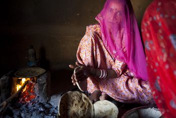 Renforcer les capacités locales: les femmes de la tribu des Dalit participent aux décisions prises dans le foyer et leurs communautés. Photo: Carmen Wolf