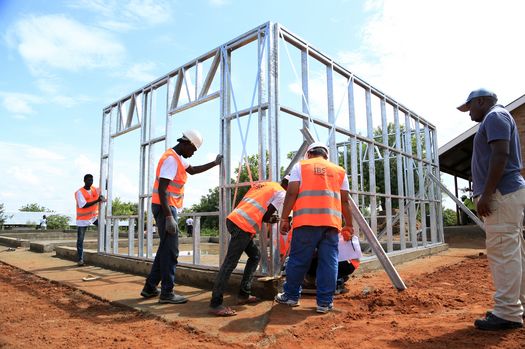 Uganda: Jobs durch CO2-neutrales Bauen