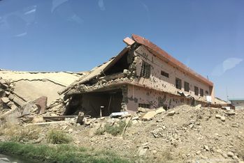 Zerstörtes Haus in der Ninewa-Ebene